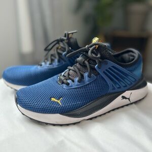 Puma Men's Blue and Black Athletic Shoes